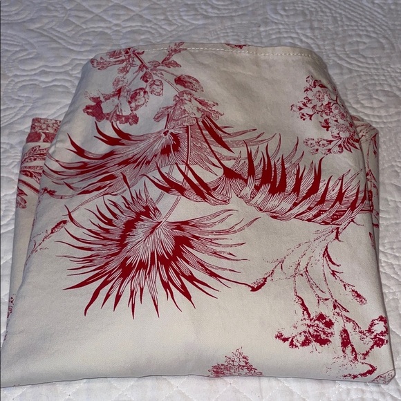 Denim&Co Pants - Denim & Co. floral skort, red & white toile de jouy print. Size Large.